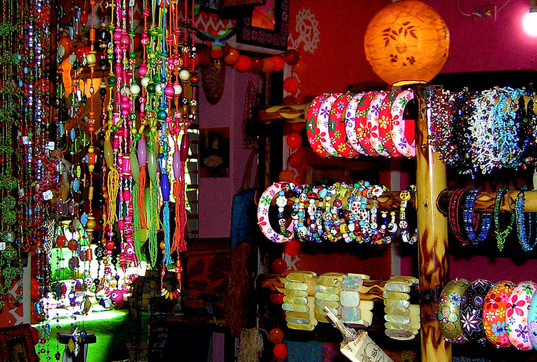 Costa Rica Turismo | Artesana Puerto Viejo